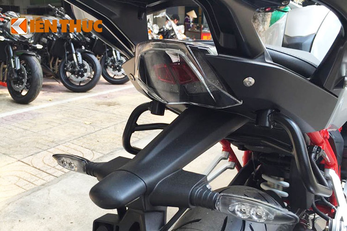 BMW R1200R 2015 dau tien cap ben Viet Nam gia gan 800 trieu-Hinh-9